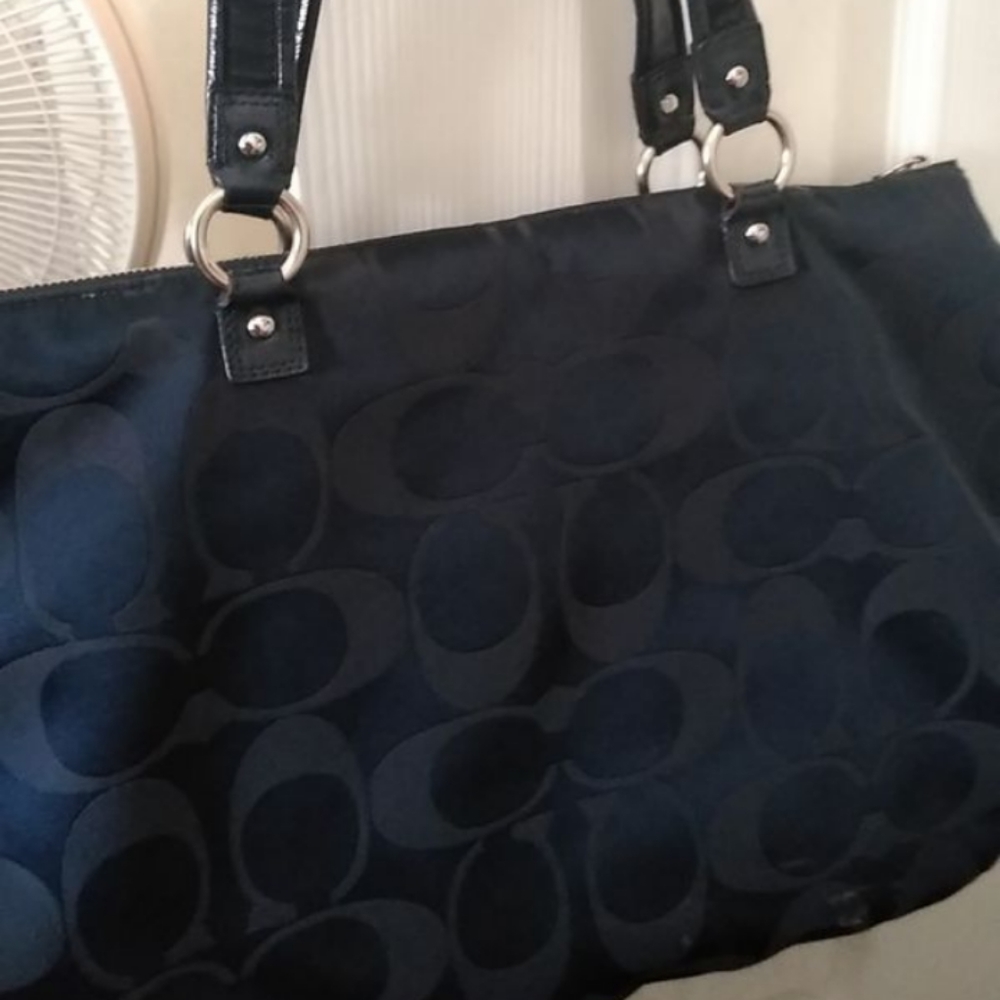 Coach purse - Picture 2 of 3